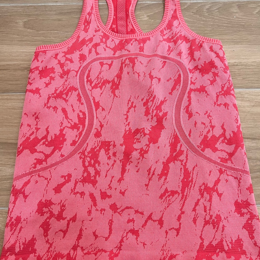Lululemon Swiftly Tech Racerback in Heathered Bon Bon